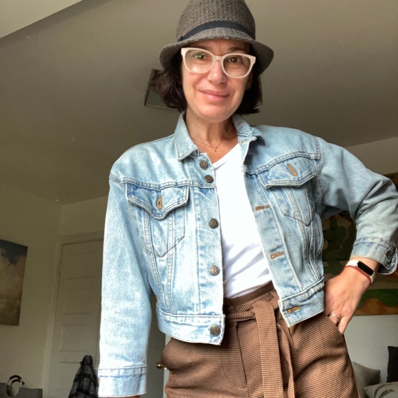 Vintage Levi’s Crop Jean Jacket - Picture 3 of 14